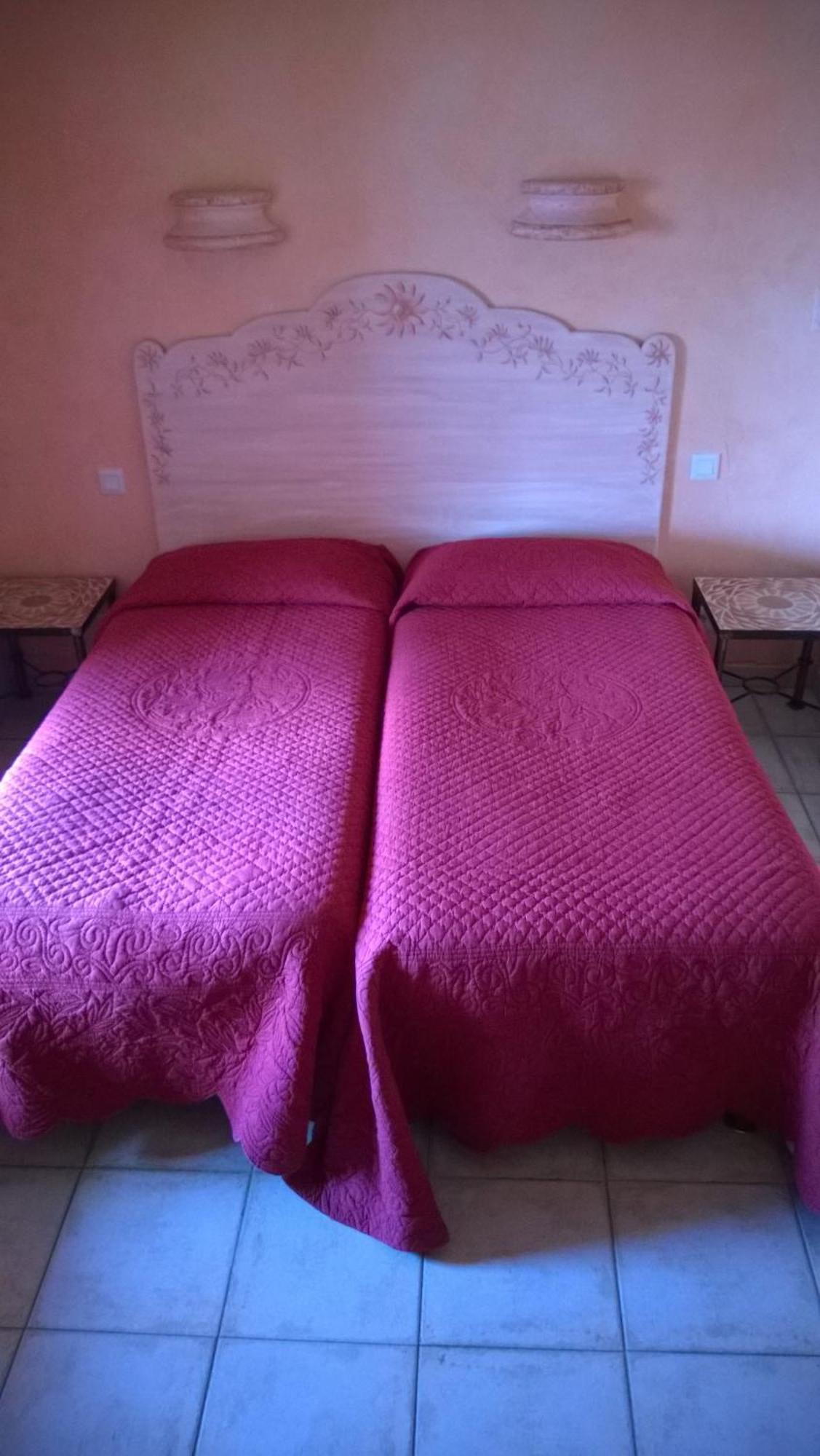 Hotel Les Cavalets Bauduen Quarto foto