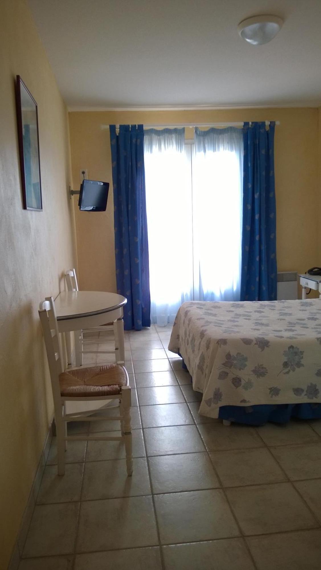 Hotel Les Cavalets Bauduen Quarto foto