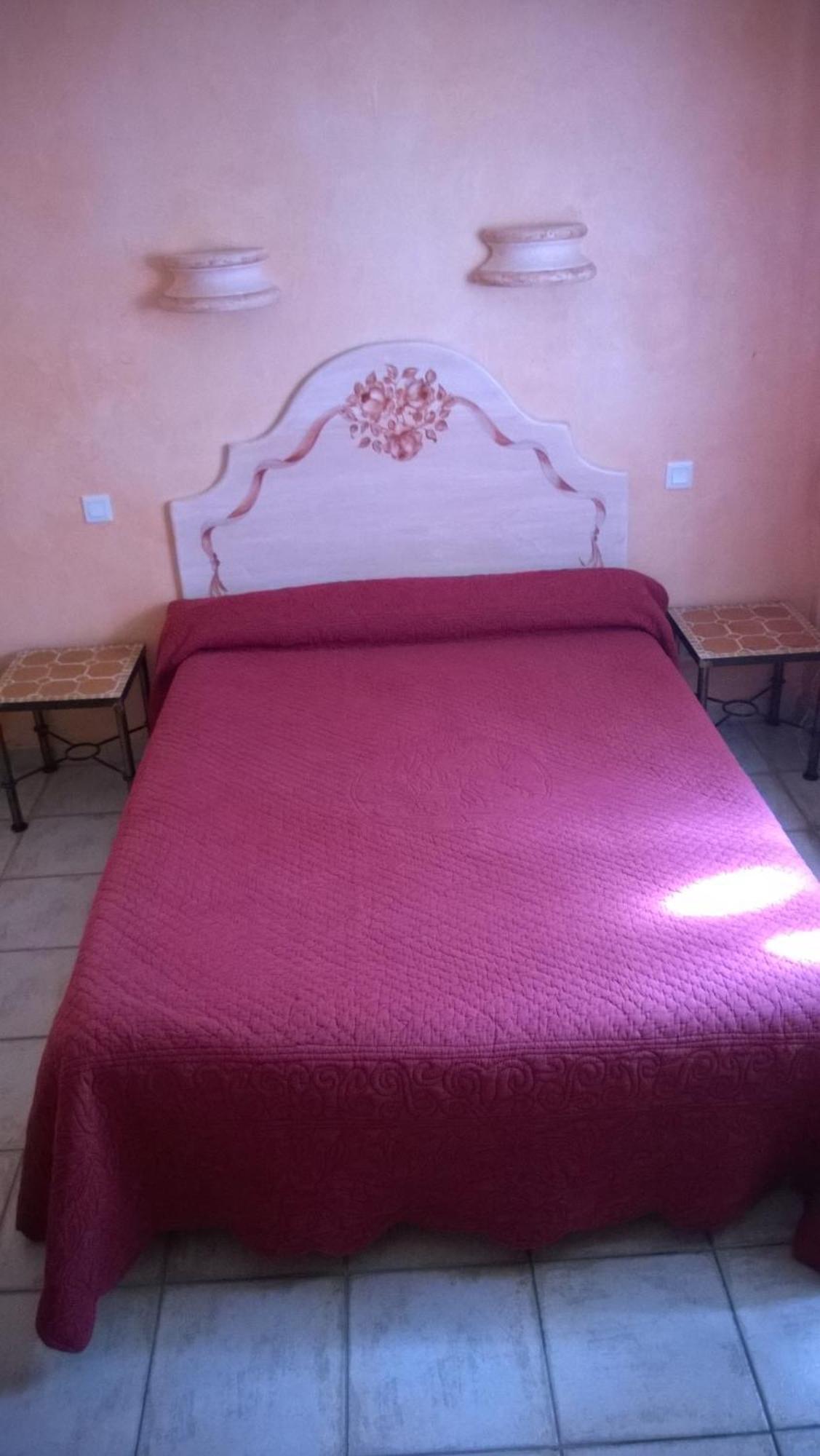 Hotel Les Cavalets Bauduen Quarto foto