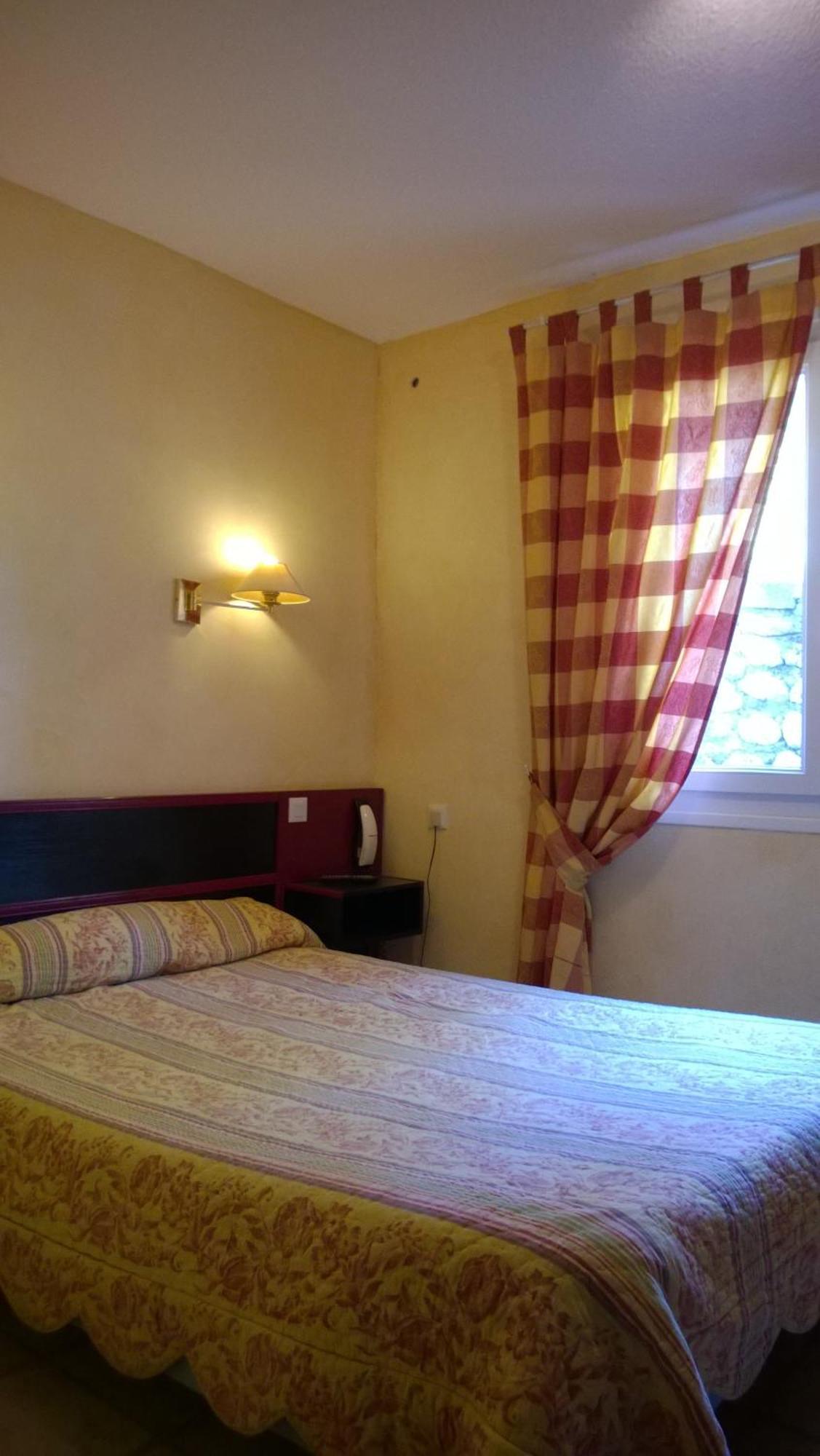 Hotel Les Cavalets Bauduen Quarto foto