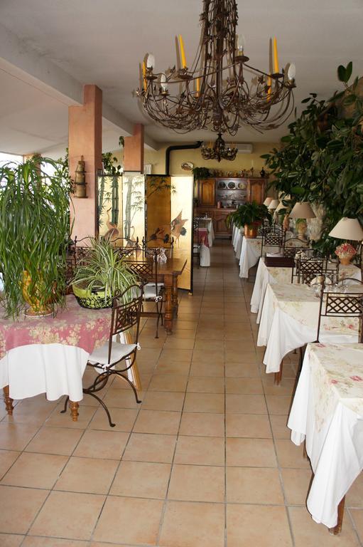 Hotel Les Cavalets Bauduen Exterior foto