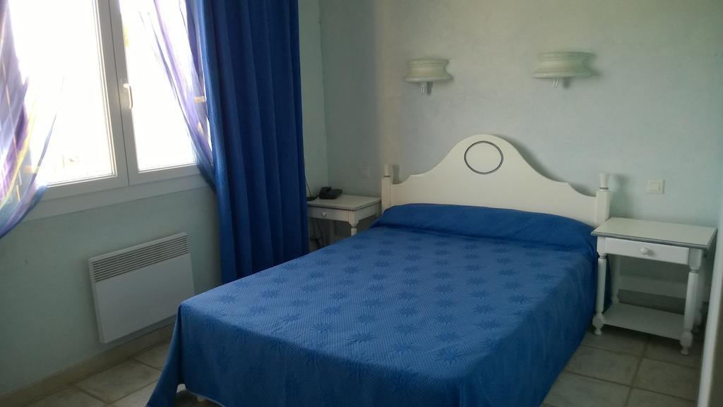 Hotel Les Cavalets Bauduen Quarto foto